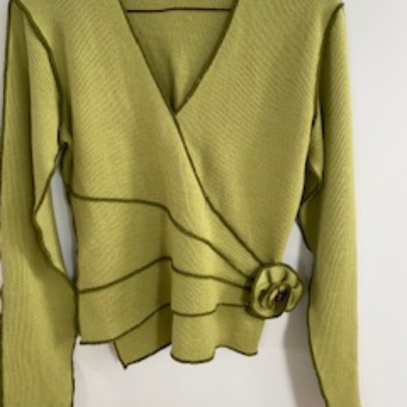 Green Wrap Front Sweater - Unique - Picture 2 of 7